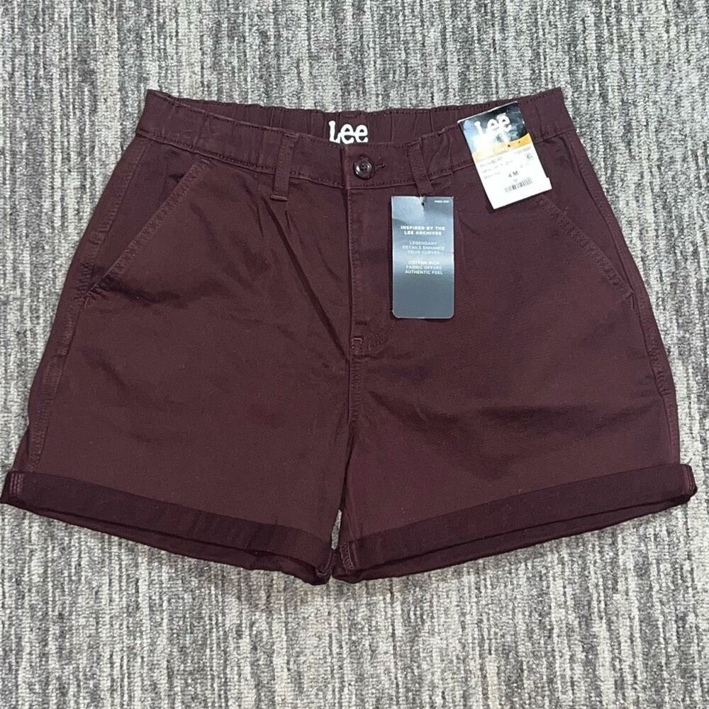 Brand New Lee Women's Size 4 Burgundy A‎ Line Relaxed Fit Shorts Cuffed Hem